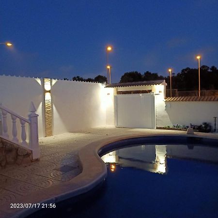 Acogedora Casa Con Piscina Villa ตอร์เรเวียคา ภายนอก รูปภาพ
